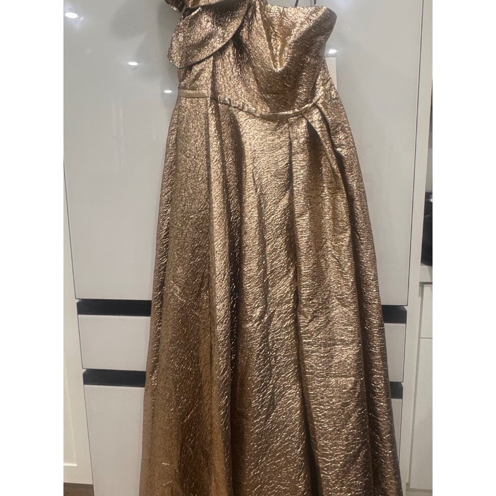 Mac Duggal Metallic Gold One-Shoulder Gown With Ruffle Detail & High Slit Size - Picture 4 of 8